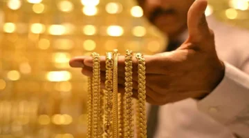 تراجع أسعار الذهب.. قوة الدولار تضغط على المعدن الأصفر قبيل صدور بيانات أمريكية